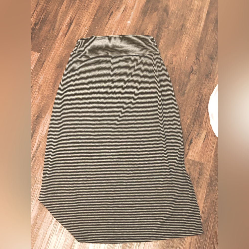 Black and dark gray long maxi skirt